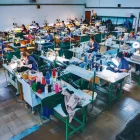 Una de les sales on es confeccionen les peces de roba. - SOMPUNT