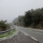 Neu a la carretera T-740, entre Falset i Porrera