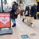 Una de les botigues de l’Eix Comercial que ja ofereixen rebaixes. - S.E.