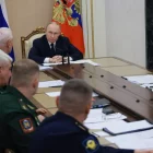 Putin es va reunir ahir amb l’Estat Major de les Forces Armades de Rússia. - EFE/KREMLIN