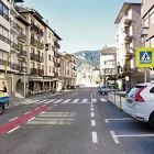 La carretera C-14 creua tot el nucli urbà. - INTRA