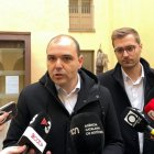 El conseller de la Presidència, Albert Dalmau, durant una atenció als mitjans.