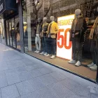 Botiga de l’Eix de rebaixes. - ES