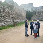 Crespín i Pomés van visitar ahir el tram que s’haurà de restaurar. - JORDI BONILLA