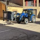 El consistori va repartir ahir els nous contenidors i va activar l’app per a mòbils. - A.L.A.