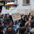 Una manifestació contra la violència de gènere a Lleida. - AMADO FORROLLA