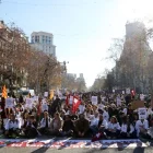 Els metges en vaga van tornar a manifestar-se ahir al centre de Barcelona. - NAZARET ROMERO/ACN