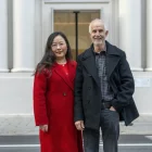 Liyun Wang i Dídac Masip, artífexs del segell editorial Excèntrics, ahir a la rambla Ferran de Lleida. - PAU PASCUAL PRAT