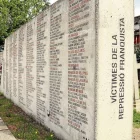 Imatge d’arxiu del monument a les víctimes de la repressió franquista al cementiri de Lleida. - ACN