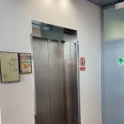 L'ascensor amb la fuita d'aigua.