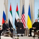 Delegacions dels EUA, Rússia i Ucraïna a Abu Dhabi. - EFE/EPA/UAE PRESIDENTIAL COURT