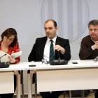 La consellera de Territori, Sílvia Panque, juntament amb el conseller de Presidència, Albert Dalmau, i el secretari d'Estat de Transports, José Antonio Santano.