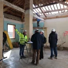 Els treballs de restauració de l’habitatge, de 80 metres, han començat per la teulada. - JOAN GÓMEZ