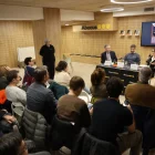 El comissari dels Mossos Josep Codina, Rafa Melero i la directora de SEGRE, Anna Sàez, a Abacus. - AMADO FORROLLA