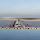 Instal·lació de plaques solars en una bassa del Segarra-Garrigues a Alfés.