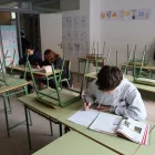 Una classe amb molt pocs alumnes a l’institut Josep Lladonosa. - AMADO FORROLLA