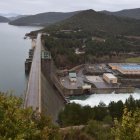 El pantà de Rialb, al Segre, desembassant, ja que es troba al 92 per cent de capacitat. - ACN