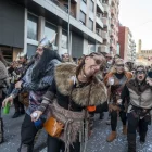 La previsió d’una meteorologia adversa no va aigualir l’alegria i les ganes de Carnaval dels lleidatans. - PAU PASCUAL PRAT