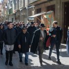 La processó va recórrer els carrers de la capital de la Segarra i no hi van faltar els puros. - JORDI BONILLA