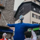El cap del rei Carnestoltes, amb una bandera d’Israel. - COMÚ D’ENCAMP