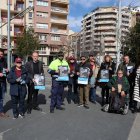 Concejales, agentes cívicos y representantes de entidades ayer en el inicio de la campaña.