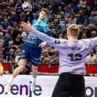 Emil Nielsen també va contribuir amb les seues parades. - FCB