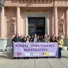 Imatge del minut de silenci ahir en la Subdelegació. - SUBDELEGACIÓ