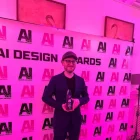 Siscart, a La Laietana Cultural de Barcelona amb el trofeu.