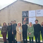 Pilar Bosch, ahir amb l’equip de la Panera i diversos artistes. - PAERIA