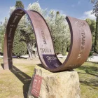 Escultura dedicada a ‘Nova Tàrrega’ instal·lada el 2025, el 80 aniversari de la revista del Grup SEGRE. - LAIA PEDRÓS