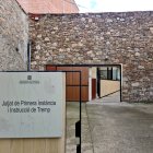 Entrada al Jutjat de primera instància i Instrucció de Tremp.