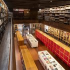 La biblioteca de l'IEI.