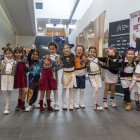 Diverses nenes disfressades de les protagonistes de la pel·lícula de Netflix