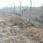 Tanques instal·lades a Lleida per protegir dels conills el talús de les vies de l’AVE. - ADIF