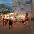 Les cassoles de tros aglutinen els més joves. - A.J.