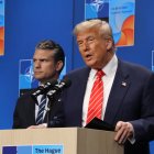 El president dels Estats Units, Donald Trump, amb el secretari de Defensa dels EUA, Pete Hegseth, durant una roda de premsa.