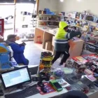 Frame del vídeo de l’atracament a l’estanc de Belianes. - SEGRE