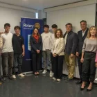 Els finalistes de l’edició, amb alguns membres de l’organització de Rotary Club Lleida. - PAU PASCUAL PRAT