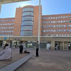 Imagen de archivo de la fachada del hospital Arnau de Vilanova. 