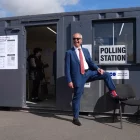 El líder del Partit Reformista, Nigel Farage, dijous lluint mitjons amb la Union Jack. - JOE GIDDENS / PA WIRE / DPA