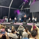 Els grups de l'Escola de ball de la Casa de Andalucía han actuat a la plaça Sant Joan