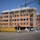 Imatge d'arxiu de pisos de protecció oficial construint-se l'any passat a Mangraners