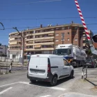 Vista d’un dels dos passos a nivell que hi ha a Tàrrega. - LAIA PEDRÓS