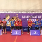 Cesc Carreras, Marc Duran i Joan Masip aixequen el trofeu de campions de Catalunya.
