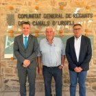 El conseller d'Agricultura, Òscar Ordeig, el president dels regants del canal d'Urgell, Amadeu Ros, i el director general de Regadius, Xavier Gispert.