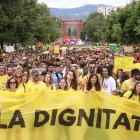 Milers de persones es van manifestar ahir a Barcelona fins a les portes del Parlament. - JORDI ECHEVARRIA