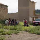 Veïns de Cervià de les Garrigues van seguir amb expectació l’evolució de l’incendi. - AGENTS RURALS