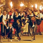 Les falles, Patrimoni de la Humanitat, reuneixen cada any un nombre creixent de participants i públic. - EDGAR ALDANA