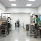 Una zona de preparació d'una 'Botiga 9' de Mercadona