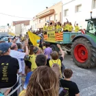 La rua, a la qual van assistir desenes de seguidors, va passar per diferents carrers de Vila-sana. - JOAN GÓMEZ